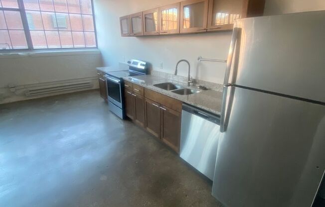 2 beds, 1 bath, 1,450 sqft, $1,295, Unit 035