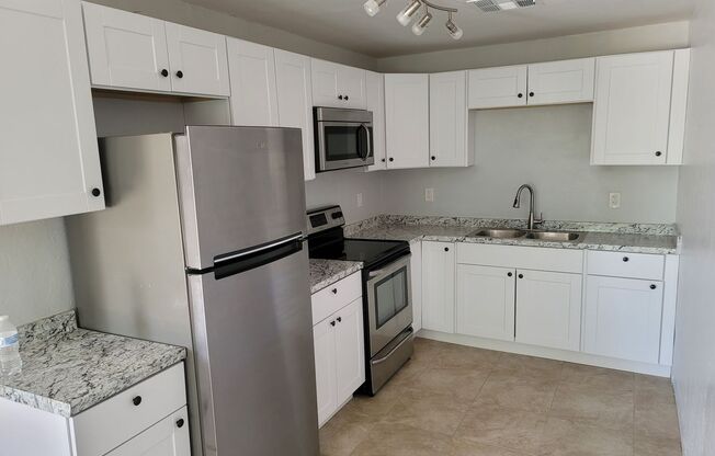 1 bed, 1 bath, 750 sqft, $1,195, Unit 4330 -2