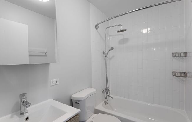 2 beds, 2 baths, 622 sqft, $2,450, Unit 407