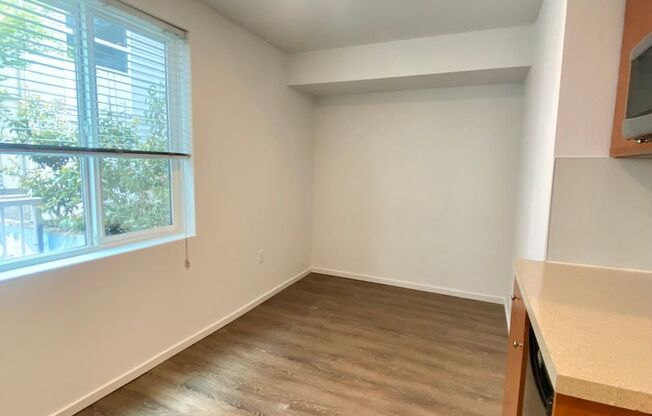 Studio, 1 bath, 180 sqft, $1,149, Unit 3206