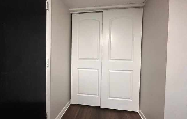 Studio, 1 bath, 400 sqft, $700, Unit 815