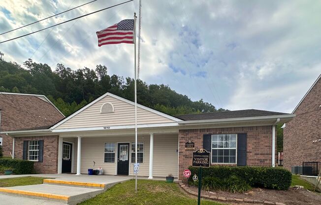 2 beds, 2 baths, 1,010 sqft, $1,395, Unit B3-302