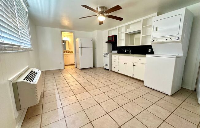 3 beds, 2 baths, $1,275