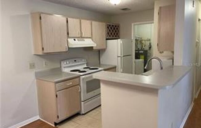 Bright and Spacious 2 BR / 2 BA Condo in Coveted Lake Mary!