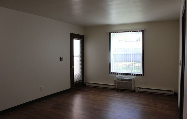 1 bed, 1 bath, $949.99, Unit 1700-06