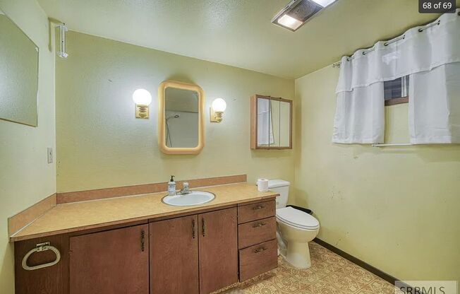 2 beds, 1 bath, $995, Unit Unit 2 - Downstairs