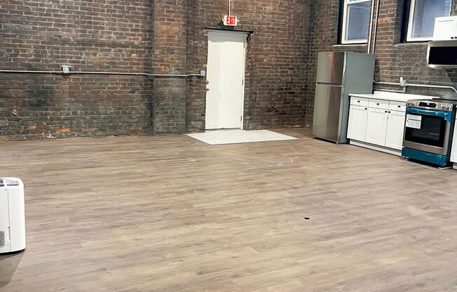 1 bed, 1 bath, 525 sqft, $1,475, Unit House