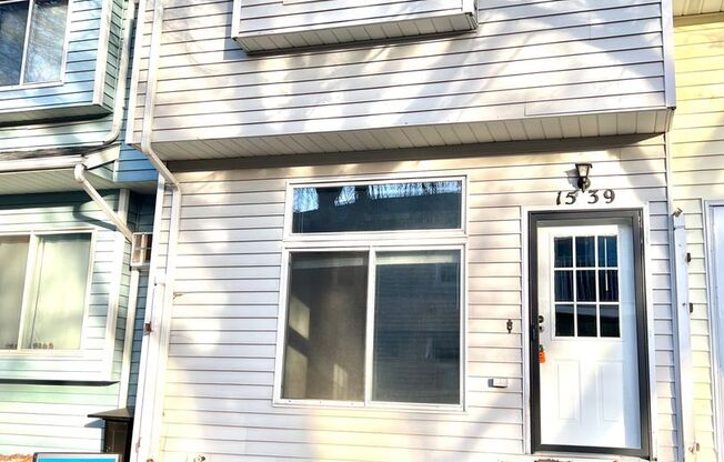 3 bed, 2 bath Townhome - 1 Month Free on a 12-Month Lease!