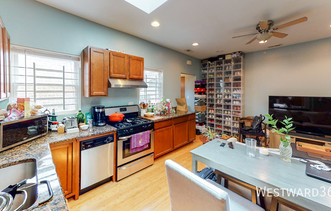 1546 N MOHAWK