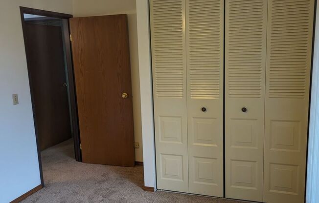 2 beds, 1 bath, 970 sqft, $1,199, Unit FB   4037