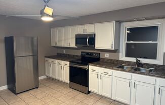 2 beds, 1 bath, $900, Unit 906