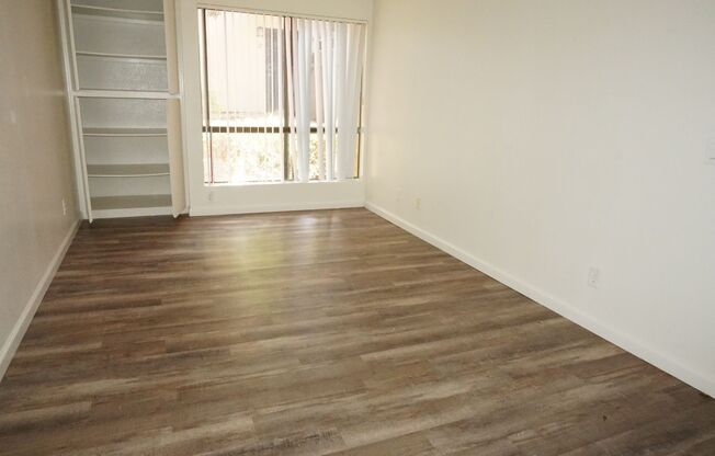 2 beds, 1 bath, 820 sqft, $2,075, Unit 818-72