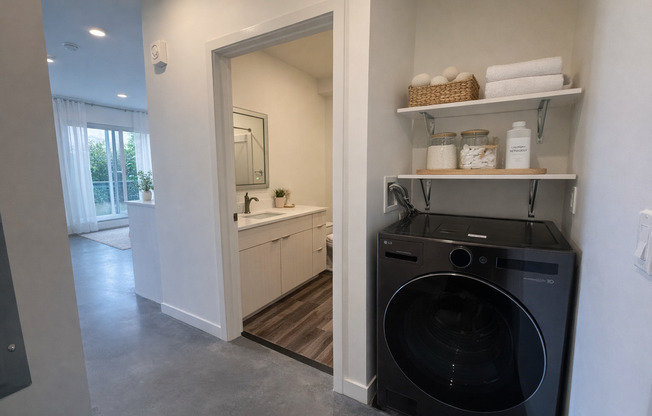 Studio, 1 bath, 329 sqft, $1,695, Unit 209