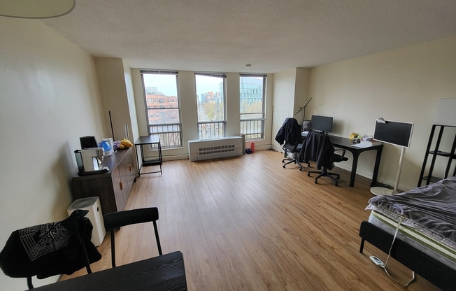 Studio, 1 bath, 500 sqft, $2,500, Unit 709