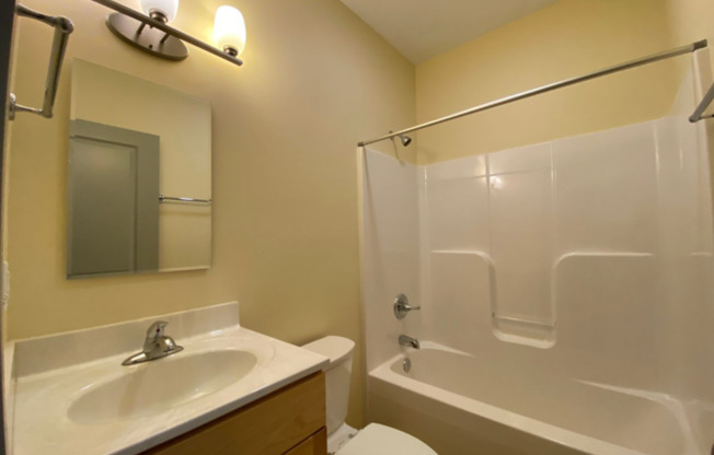 2 beds, 2 baths, $1,800, Unit Apt. 201