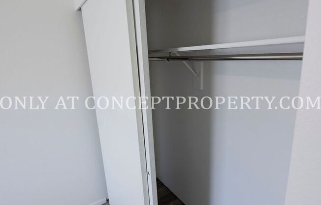2 beds, 1 bath, 810 sqft, $1,299, Unit 34