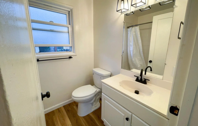 2 beds, 1 bath, $2,650