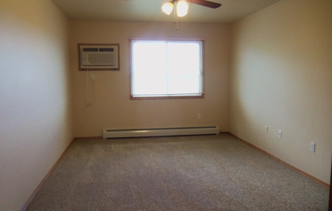 2 beds, 1 bath, 1,250 sqft, $1,329.99, Unit 176-09