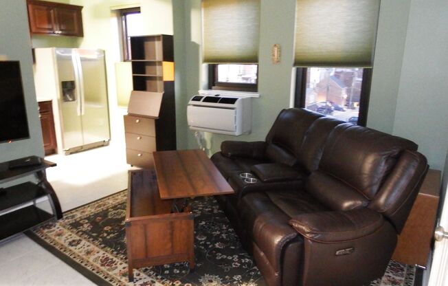 Remodeled Studio w/ rooftop deck