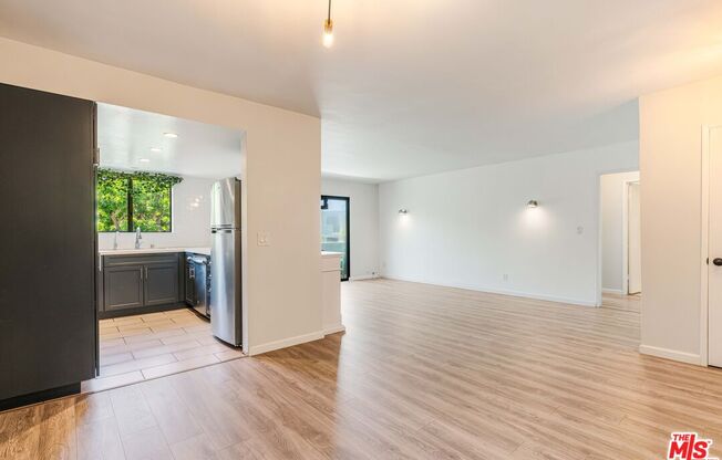 5000 S Centinela Ave