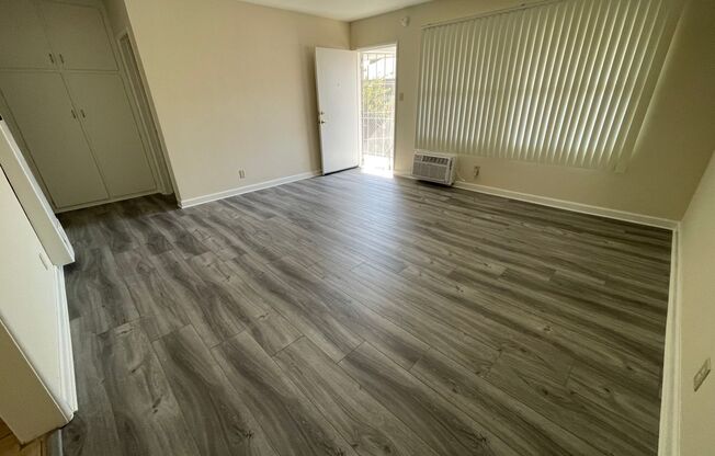 1 bed, 1 bath, 624 sqft, $1,975, Unit 28