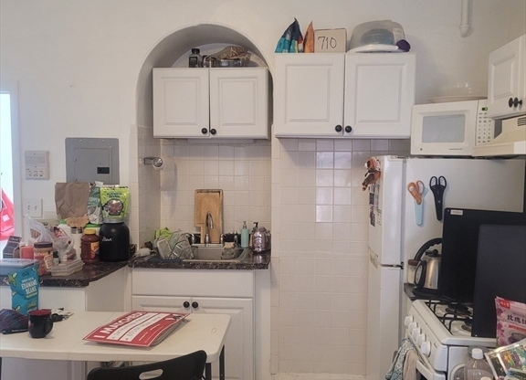109 Dartmouth St Apt 19C