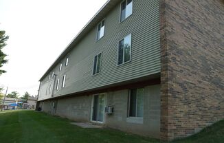 3 beds, 1.5 baths, $1,250, Unit 809-08