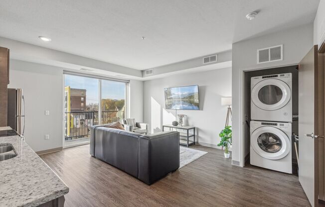 4 beds, 2 baths, 1,181 sqft, $3,312, Unit 711