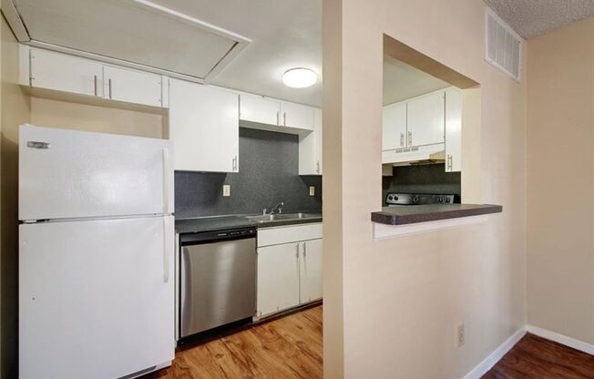 1 bed, 1 bath, 610 sqft, $1,050, Unit 209