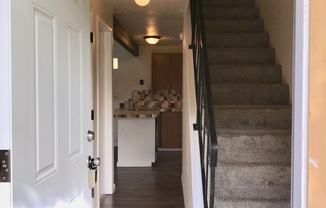 2 beds, 1 bath, 820 sqft, $1,525, Unit 1647A