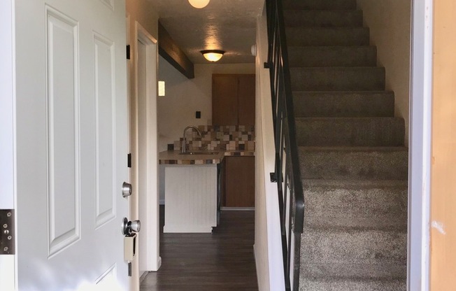 2 beds, 1 bath, 820 sqft, $1,525, Unit 1647A