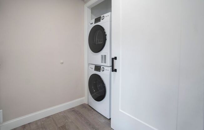 2 beds, 1 bath, 1,050 sqft, $2,750, Unit 75-4