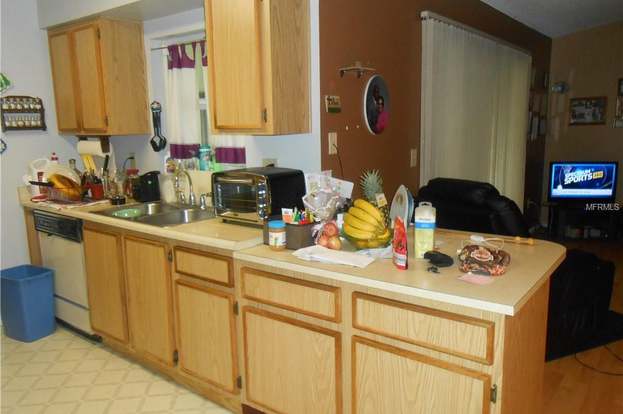 1005 RED OAK CIR