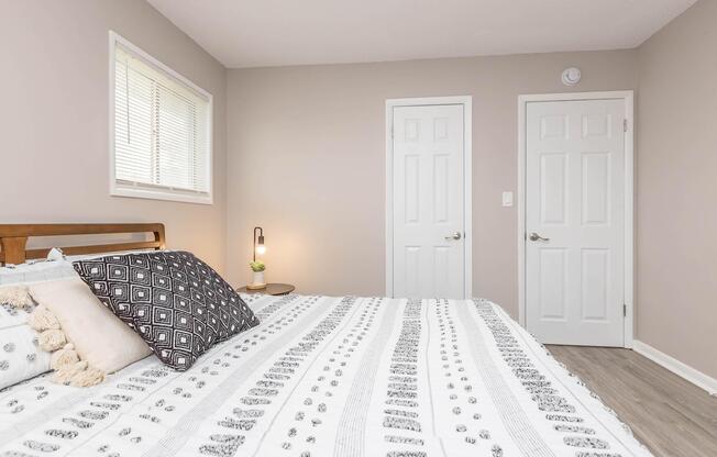 2 beds, 1 bath, 629 sqft, $924