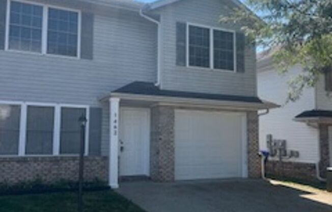 3 beds, 2.5 baths, 1,350 sqft, $1,450, Unit 1462 West Rockcrest Drive