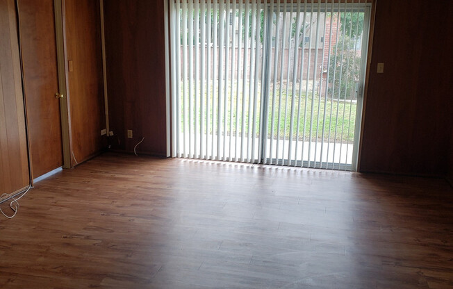 Near Circle Area: 3 Bedroom 2 Bath Home With Family Room