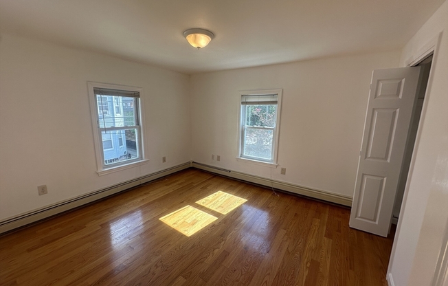 4 beds, 1 bath, 1,500 sqft, $4,600, Unit SF