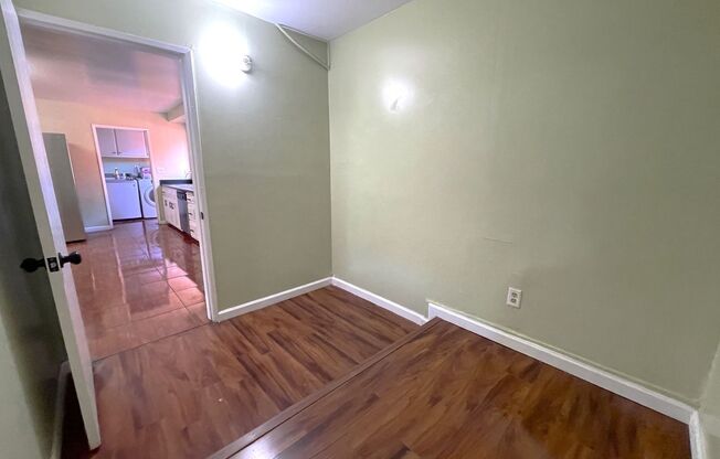 3 beds, 1 bath, $2,795