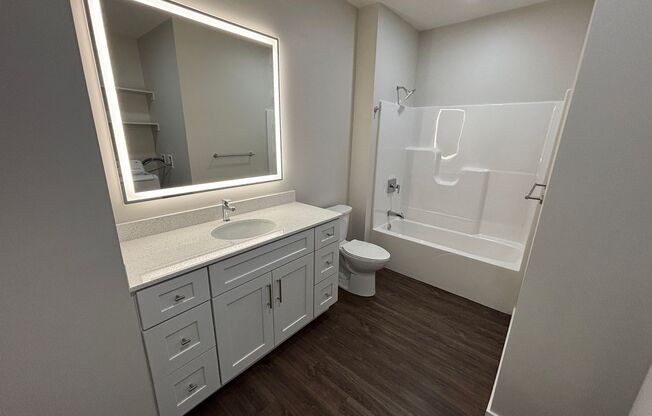 Studio, 1 bath, 660 sqft, $1,195, Unit 415 - S660 Courtyard View