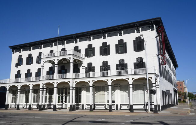 300 N MAIN ST