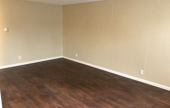 Rivercrest Apartments