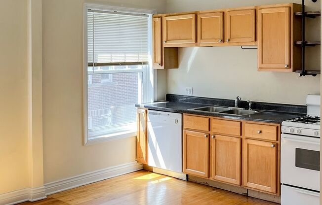2 beds, 1 bath, 850 sqft, $1,850, Unit 2000-2C