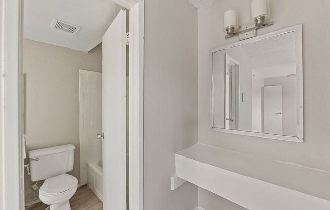 2 beds, 2 baths, 982 sqft, $1,099, Unit 218