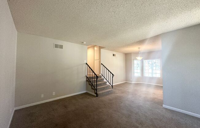 Downstairs, End-Unit 3 Bed 2 Bath Condo in Sunnyvale! Centrally Located!