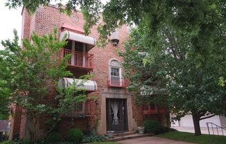 1 bed, 1 bath, 900 sqft, $1,000, Unit 1717-2