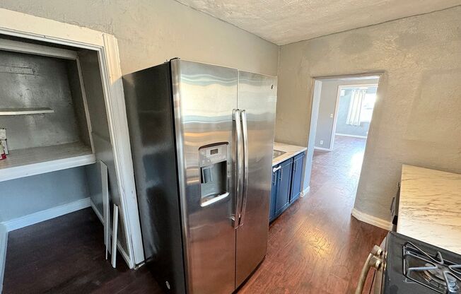 2 beds, 1 bath, 791 sqft, $995