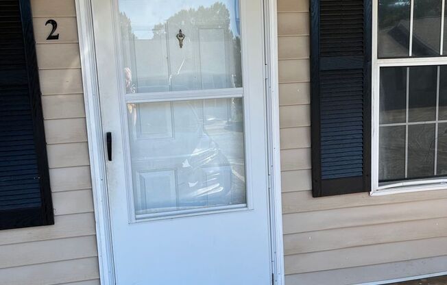 1 bed, 1 bath, 750 sqft, $1,150, Unit F2