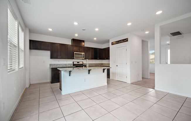 Modern Beauty in Lemmon Valley... MUST SEE!