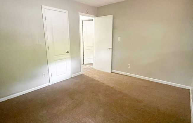 Welcoming 3-Bedroom Home with Ample Space - Move in by 10/30/24 and get $100 GC