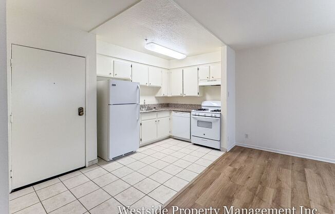 Studio, 1 bath, 350 sqft, $1,895, Unit 118